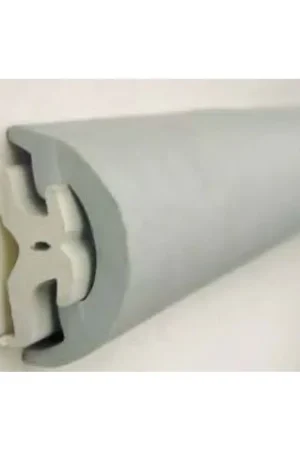 Bestseller Base invisibile rigida da avvitare/rivettare per scafo, profilo esterno semirigido per montaggio a pressione, spezzoni da 2 m, rotoli da 24 m. Canalina e inserto separati per bottazzo completo.