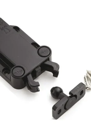 Popolare Scrocco a contatto flottante non magnetico nero Sugatsune per antine senza pomoli o maniglie, corpo in ABS, corsa di rilascio di 3 mm, facilità di allineamento.