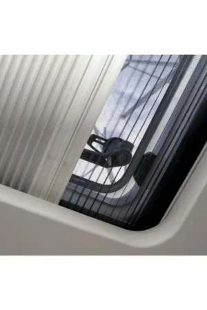 Tenda oscurante e zanzariera a plissé DOMETIC SkyScreen Pleated – installate in superficie Spedizione Espresso